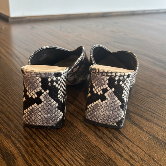 snakeskin heeled Enzo Angliolini mules, size 9 - Picture 3 of 4